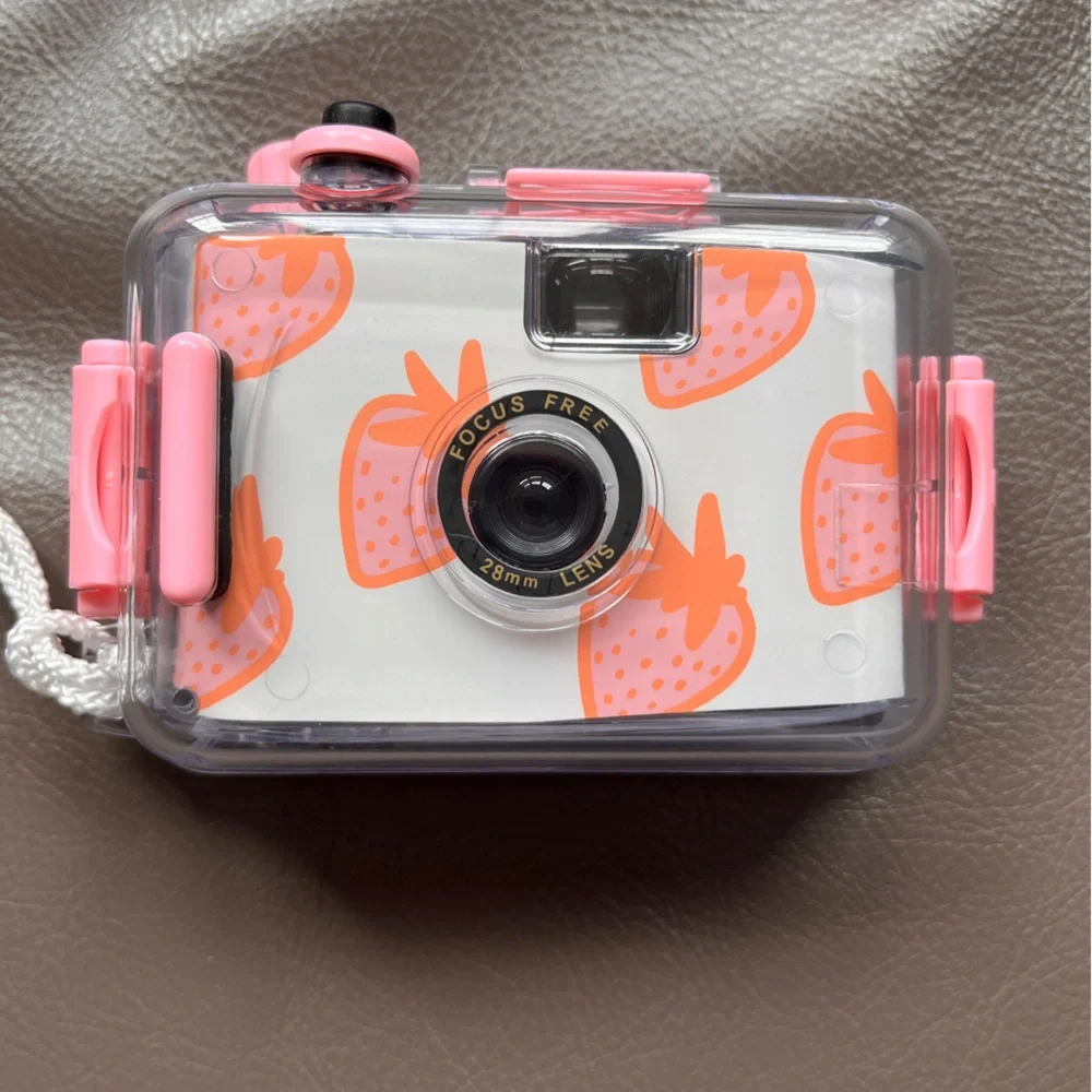 NEW Underwater Camera in Sea Seeker Strawberry